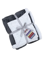 Riva Home Black Luxury Supersoft Deep Pile Sherpa Fleece Throw - Image 2 of 3