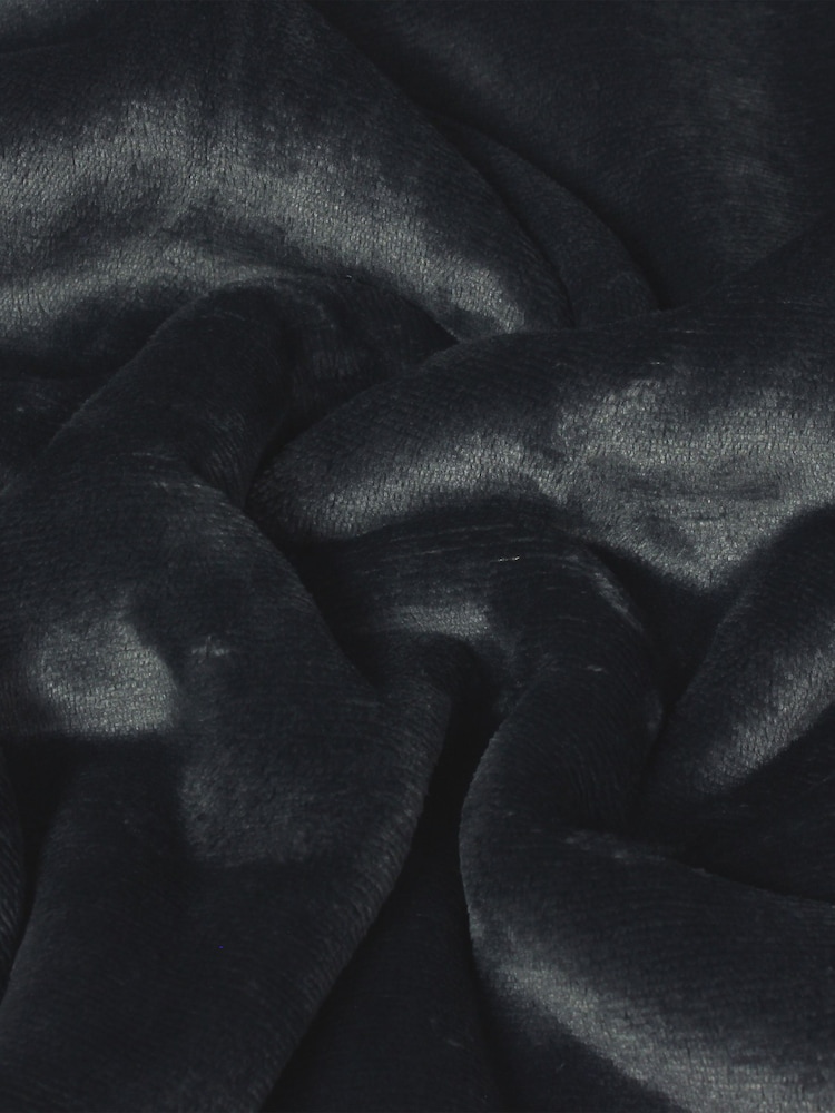 Riva Home Black Luxury Supersoft Deep Pile Sherpa Fleece Throw - Image 3 of 3