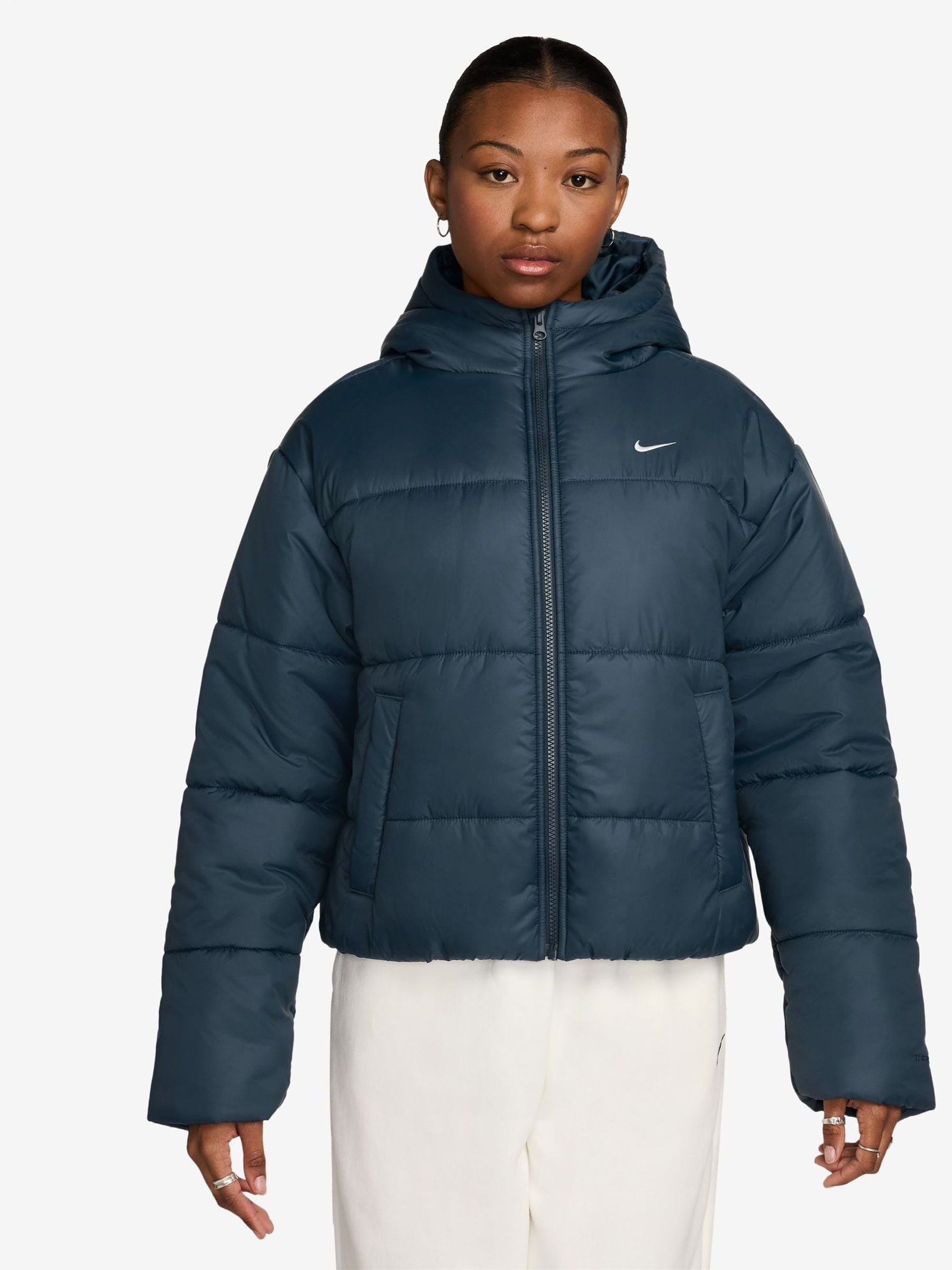 Nike female puffer jacket discount