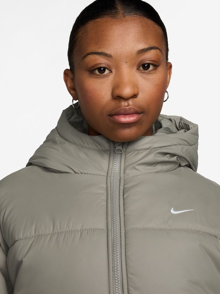 Nike Green Sportswear Classic Puffer Therma-FIT Loose Hooded Jacket - Image 3 of 3
