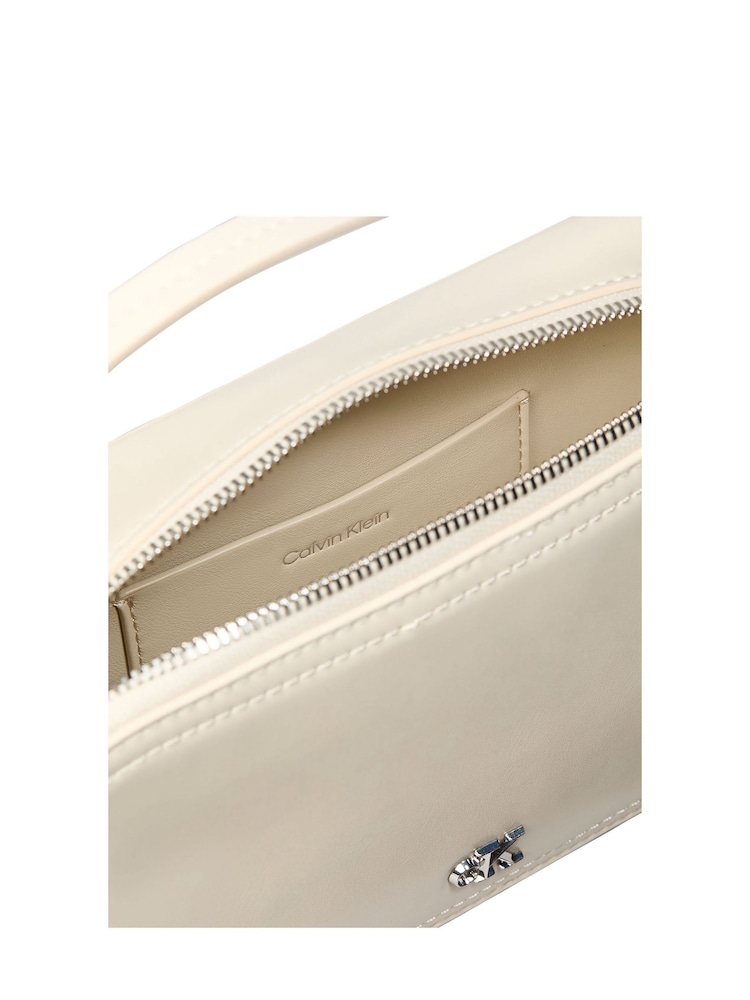 Calvin Klein White Monogram Logo Cross-Body Camera Bag - Image 4 of 4 Calvin Klein White Monogram Logo Cross-Body Camera Bag - Image 4 of 4