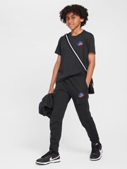 Schwarz - Nike T-Shirt mit Grafik - Bild 4 von 4