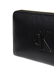 محفظة بسحَّاب بالكامل وشعار مونوغرام من Calvin Klein - صورة 5 من 5