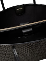 Calvin Klein Allover Emblem Logo Tote Bag - صورة 4 من 4