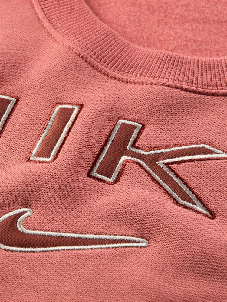 Nike Phoenix Fleece Standard Sweatshirt mit Rundhalsausschnitt und Logo im College-Stil - Bild 7 von 7