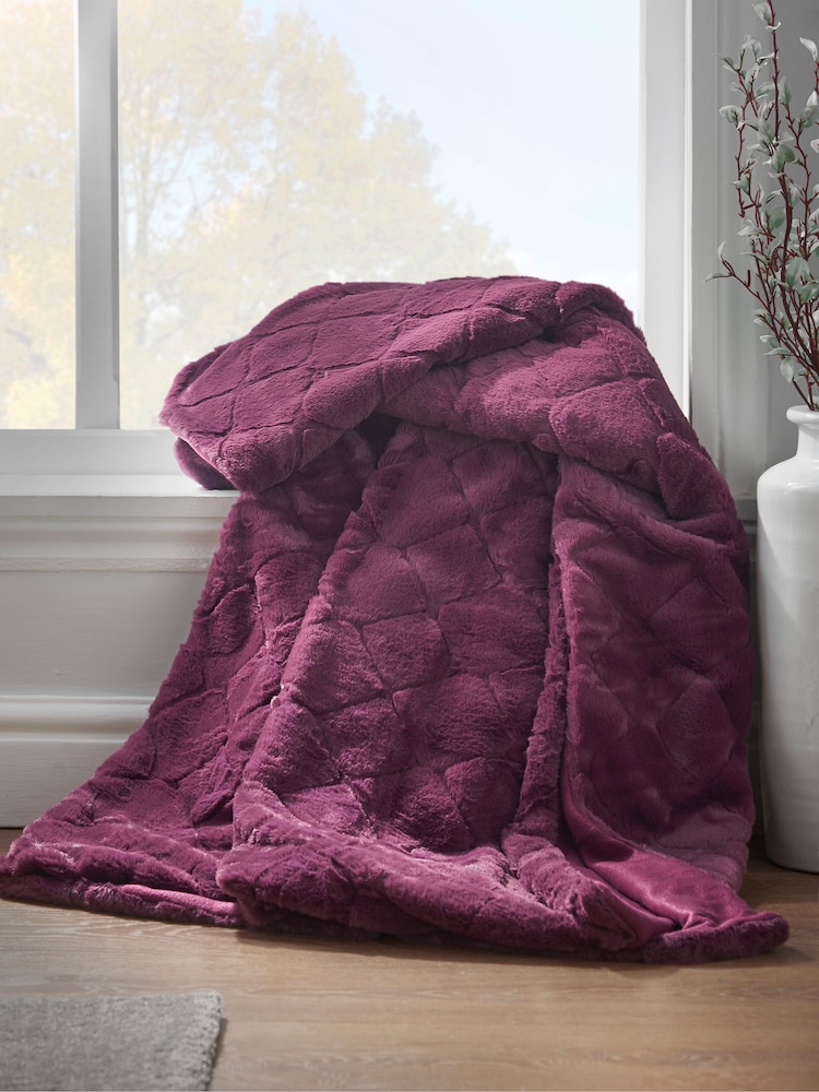 Catherine Lansfield Purple Teddy Cosy and Soft Diamond Fleece Throw - Image 1 of 4