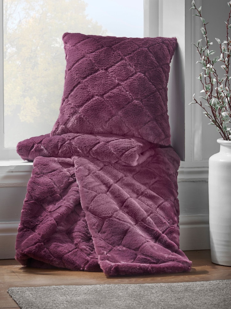 Catherine Lansfield – kuscheliger und weicher Teddy-Überwurf aus Fleece mit Rautenmuster - Bild 2 von 4 Catherine Lansfield – kuscheliger und weicher Teddy-Überwurf aus Fleece mit Rautenmuster - Bild 2 von 4
