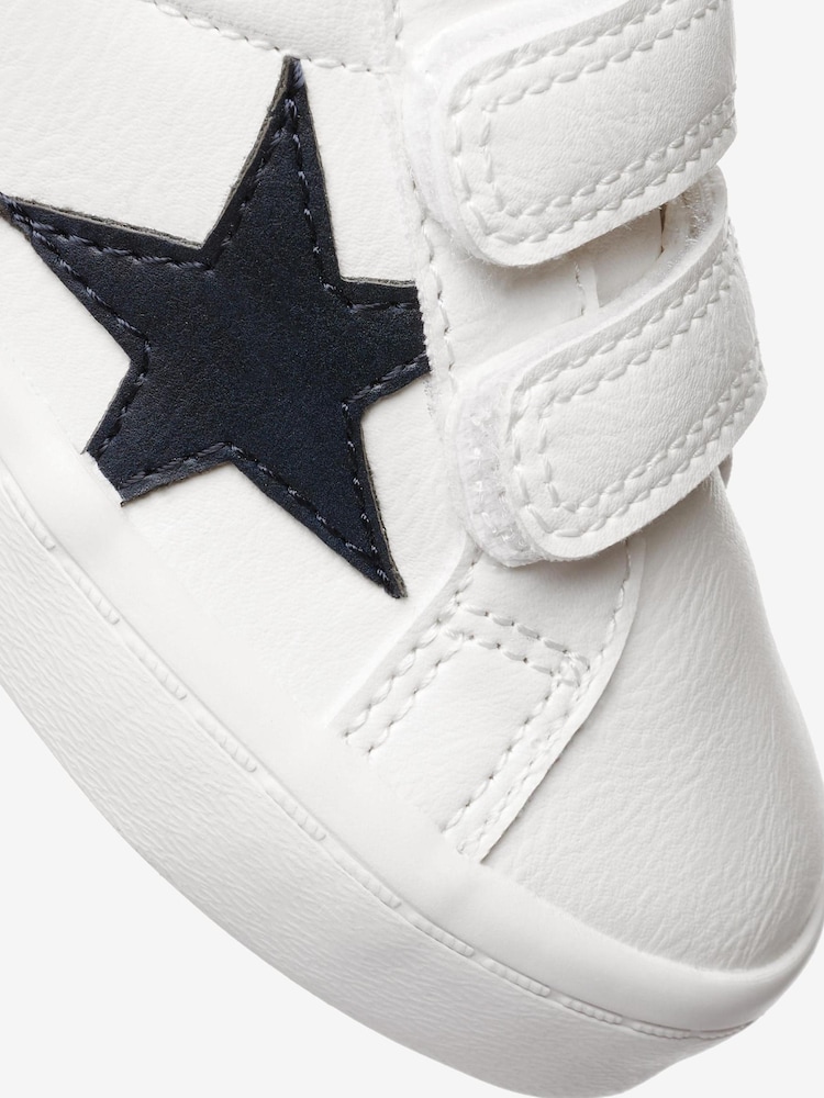 White Wide Fit (G) Star Touch Fastening Trainers - Image 4 of 4