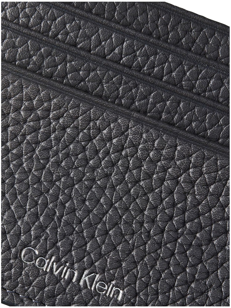 Tarjetero de piel con logotipo metalizado y protección RFID de Calvin Klein - Imagen 3 de 3 Tarjetero de piel con logotipo metalizado y protección RFID de Calvin Klein - Imagen 3 de 3