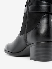 Schwarzes PU - Forever Comfort Stiefel mit Schnalle und Blockabsatz - Bild 6 von 7