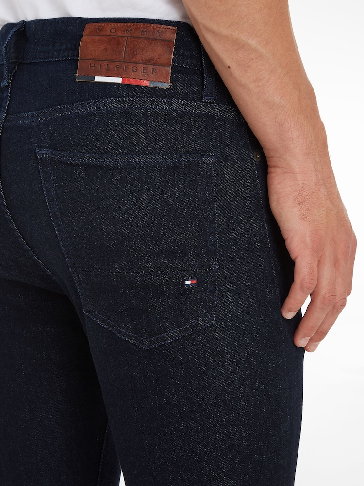 أزرق - جينز دنيم بقصة ضيقة تشكيلة Bleecker من Tommy Hilfiger - Image 3 of 5