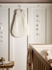 Mamas & Papas Cream Welcome To The World Seedling 2.5 Tog 100% Cotton Sleep Bag 0-6 Months - Image 1 of 5