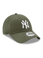 New Era® New York Yankees Essential 9FORTY 100% Cotton Cap - Image 3 of 6