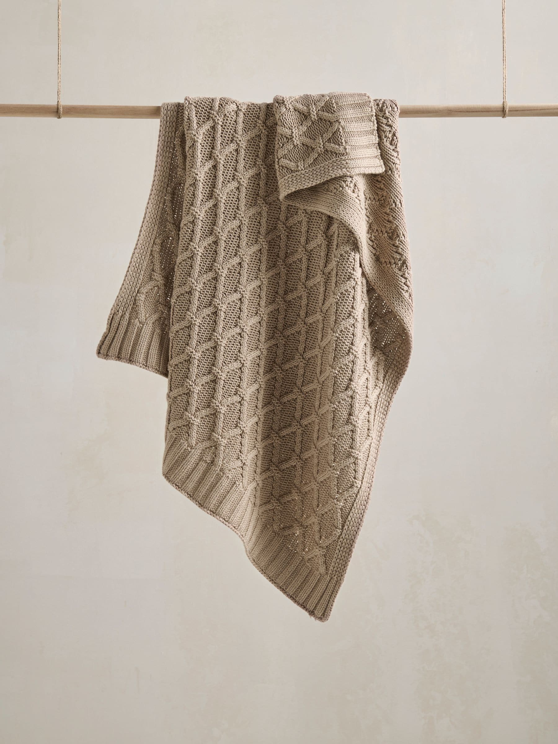 Mamas & Papas Knitted Blanket - Diamond Cable Knit - Organic Cotton - Mocha - Image 4