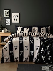 Fusion Black Bows Fleece Throw - Image 3 of 5