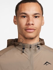 Braun - Nike Trail Aireez Laufjacke - Bild 3 von 4