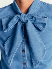 Boden Tie Neck Denim Top - 4의 이미지 2