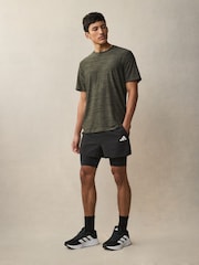 Braun - adidas Train Essentials Training T-Shirt mit Stretch - Bild 2 von 5