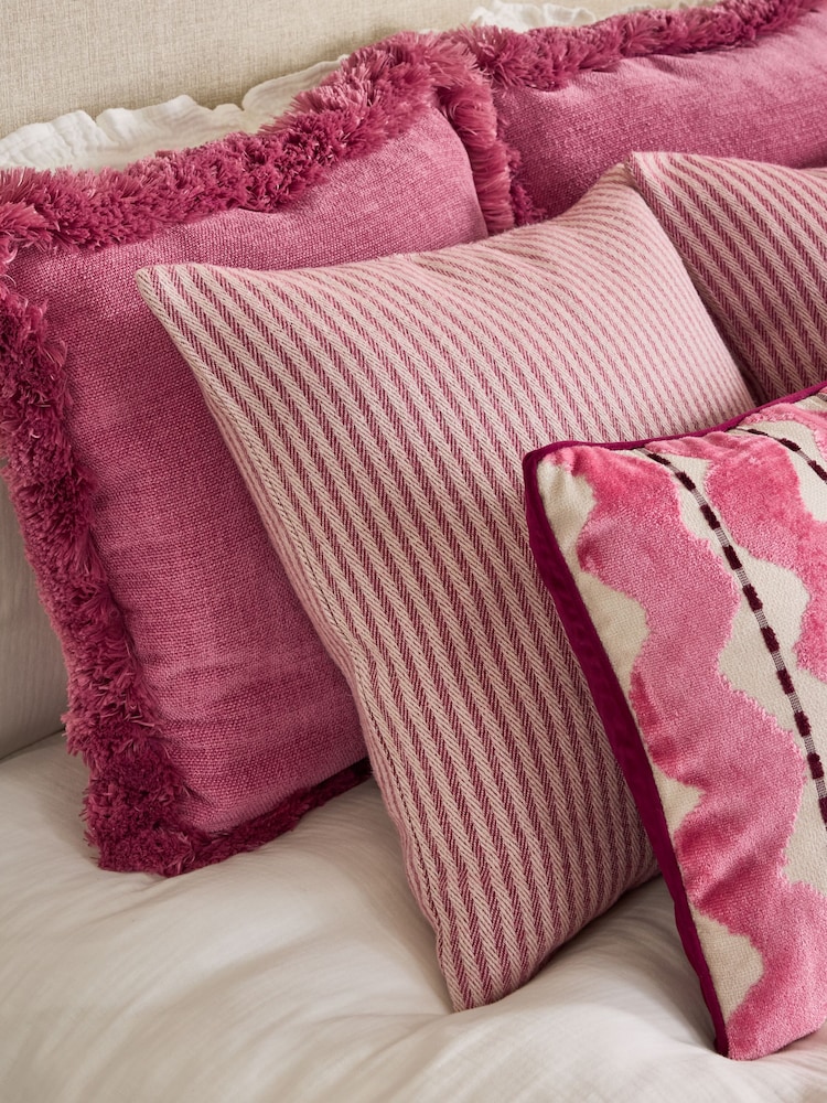 Set of 5 Pink Cushions with Inserts - Image 2 of 3 Set of 5 Pink Cushions with Inserts - Image 2 of 3