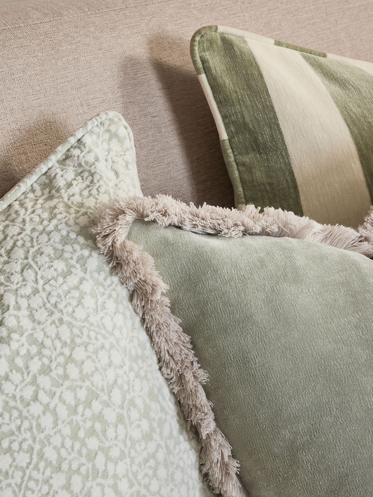 Set of 3 Green Cushions With Inserts - Image 2 of 3 Set of 3 Green Cushions With Inserts - Image 2 of 3