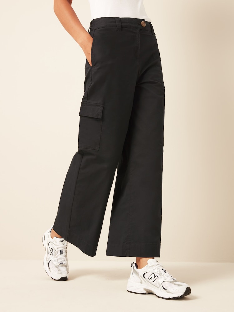 Schwarz - Cargo-Chinohose mit weitem Bein - Bild 1 von 6