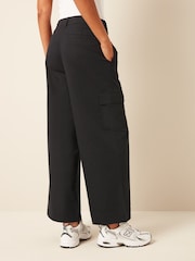 Schwarz - Cargo-Chinohose mit weitem Bein - Bild 3 von 6