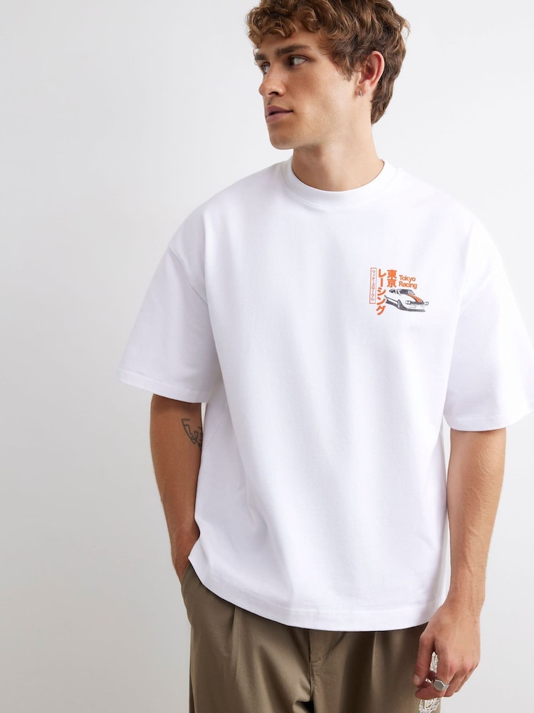 T Shirt oversize con auto giapponese di River Island - Immagine 2 di 4