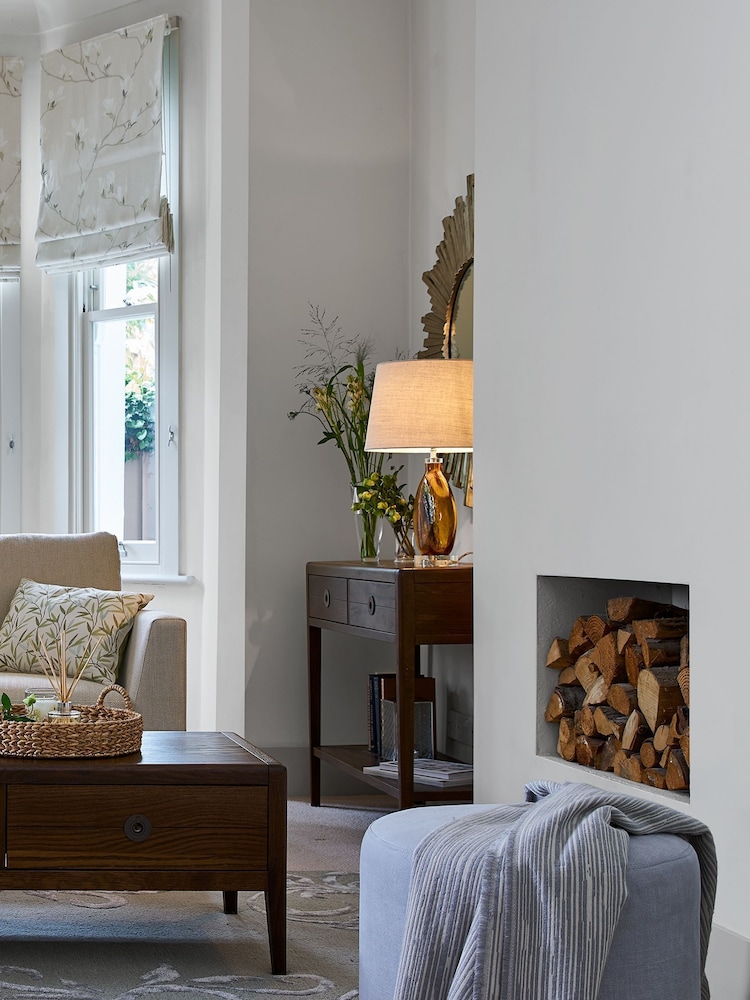 Laura Ashley Pure White Matt Emulsion 5LT Paint - Image 1 of 4