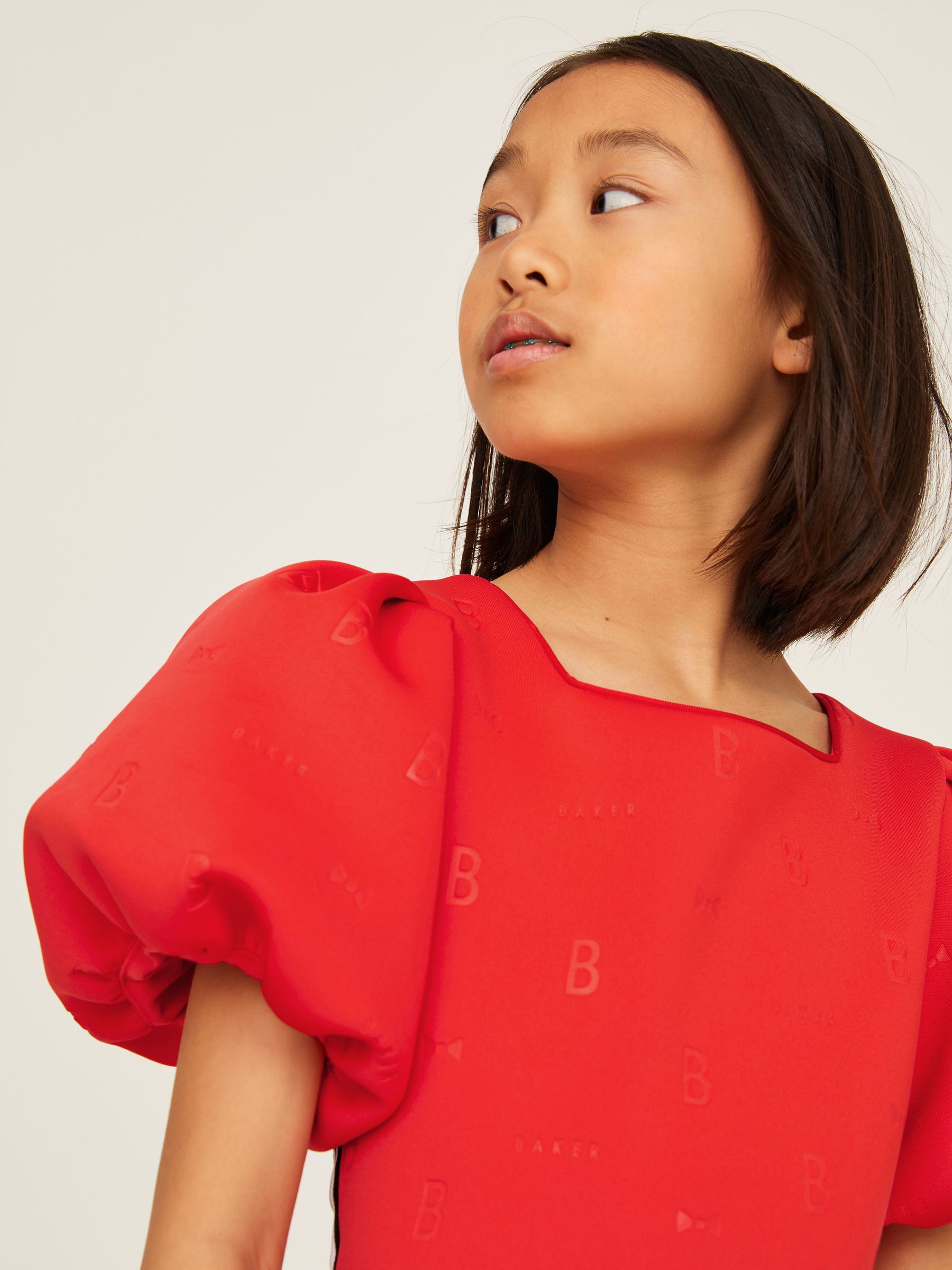 Next:日本 レッド - Baker by Ted Baker エンボス加工 Next:日本 レッド - Baker by Ted Baker エンボス加工