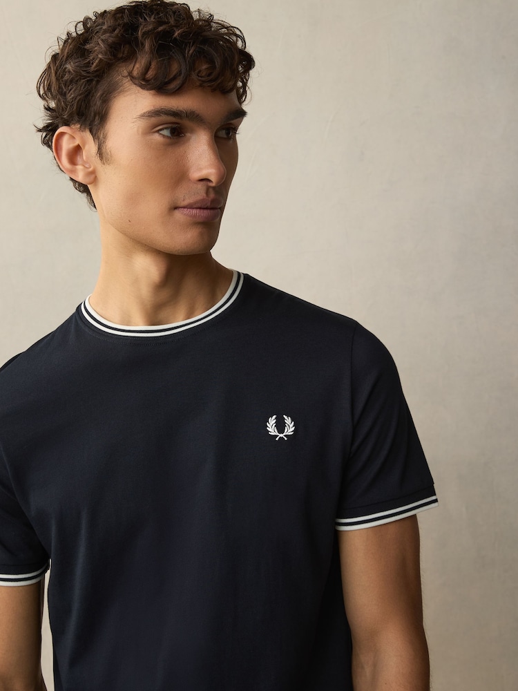 Fred Perry Twin Tipped Logo T-Shirt - Image 4 of 8