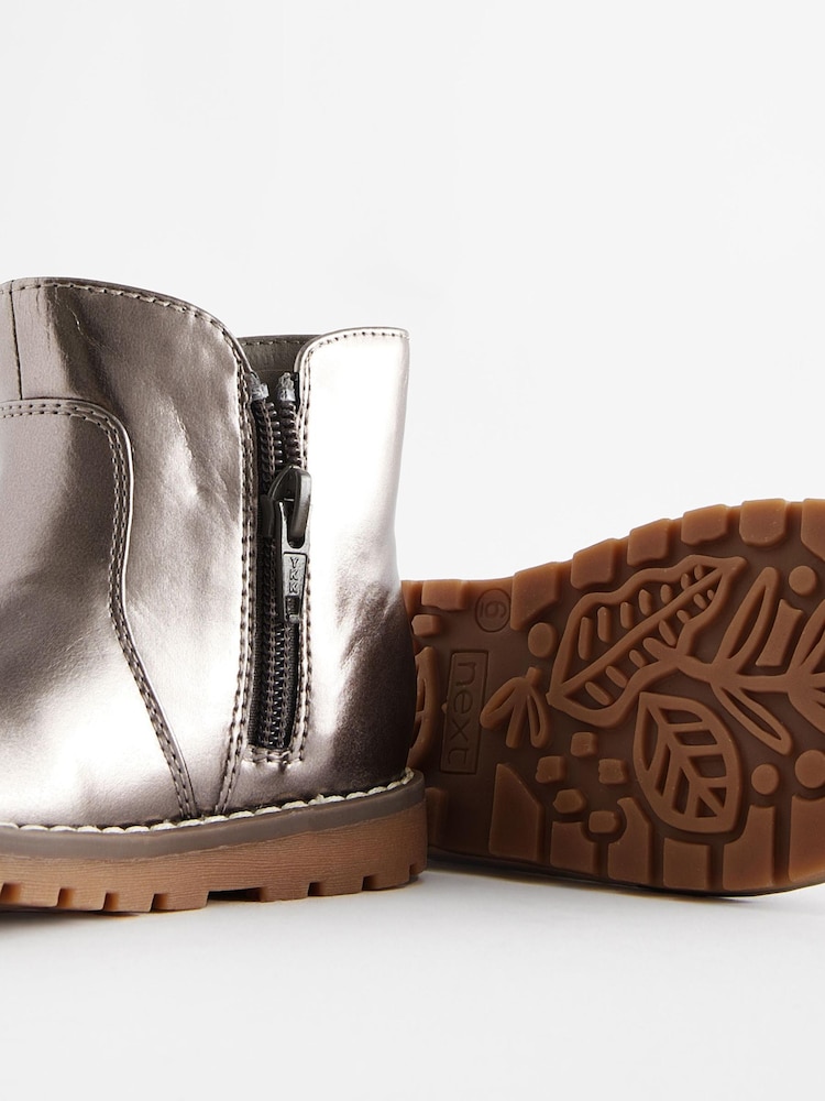 Silber - Warm gefütterte Stiefel mit Quastendetail und Reißverschluss - Bild 5 von 5 Silber - Warm gefütterte Stiefel mit Quastendetail und Reißverschluss - Bild 5 von 5