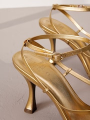 Gold - Signature Ledersandalen mit Blumenverzierung und Absatz - Bild 5 von 6