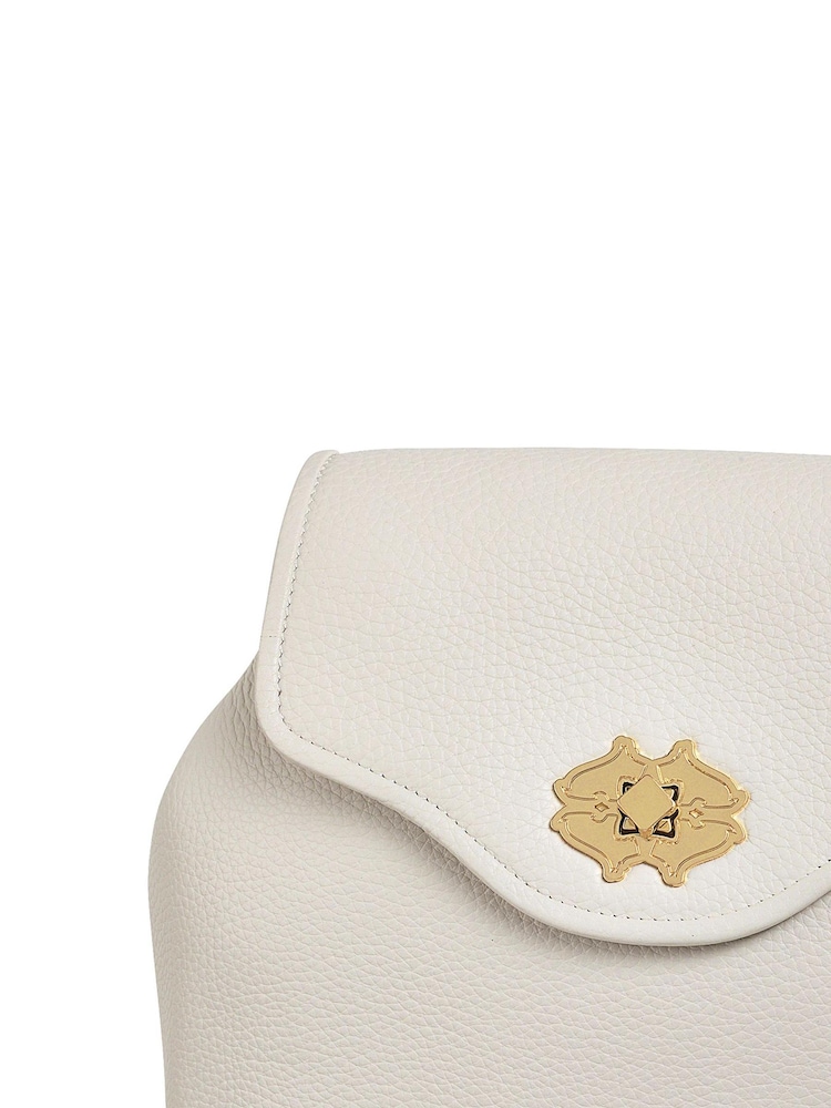 Radley London Medium Heirloom Place Flapover White Backpack - Image 4 of 4 Radley London Medium Heirloom Place Flapover White Backpack - Image 4 of 4