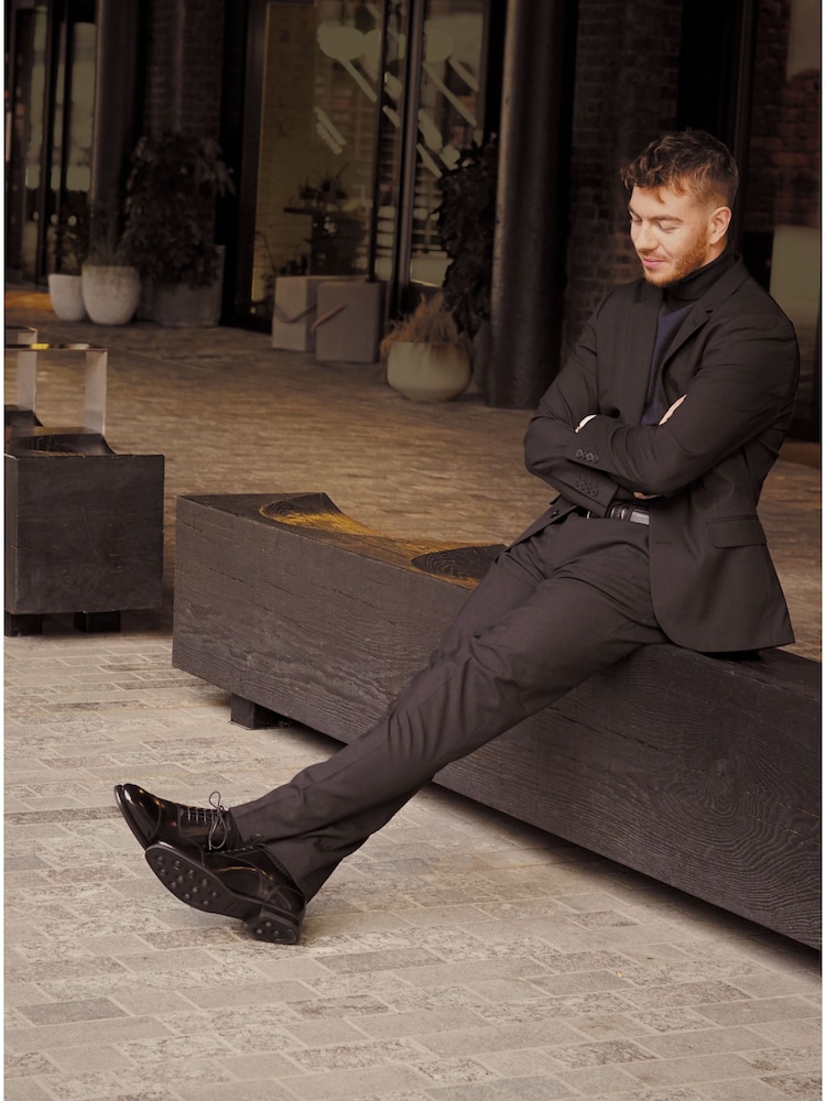 Loake Black 300BRG Oxford Toe Cap Shoes - Image 5 of 5 Loake Black 300BRG Oxford Toe Cap Shoes - Image 5 of 5