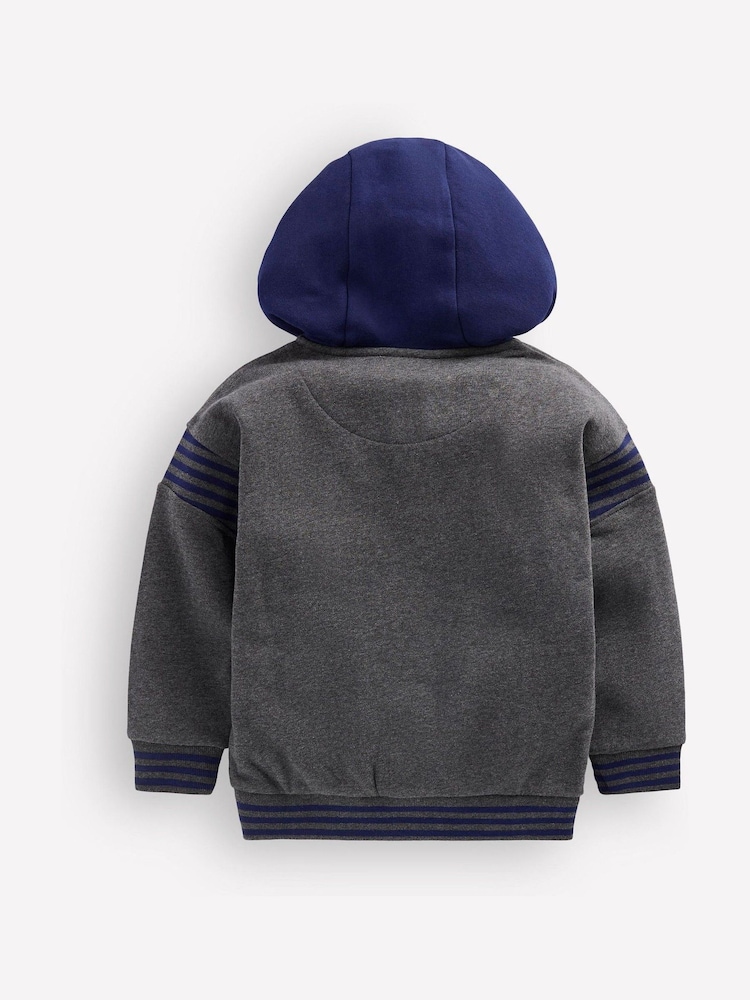 Grå - Boden Varsity Hoodie - Bilde 2 av 3 Grå - Boden Varsity Hoodie - Bilde 2 av 3