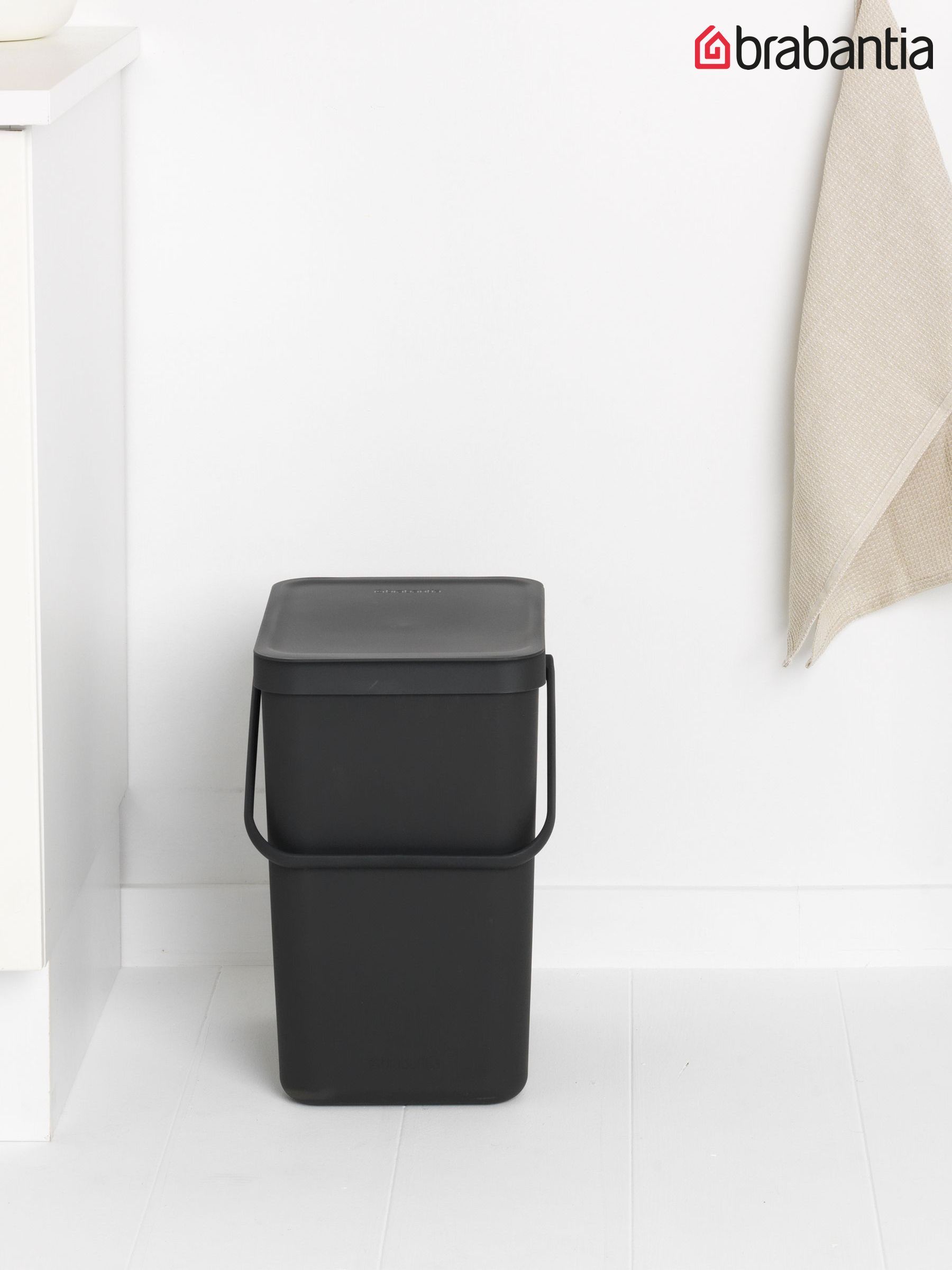 Brabantia Sort & Go Waste Bin 25L (Grey), Space-Efficient Plastic Recycle Container with Handle, Removable and Stay-Open Lid, Easy to Clean Kitchen Bin without Nooks and Rims - Image 4