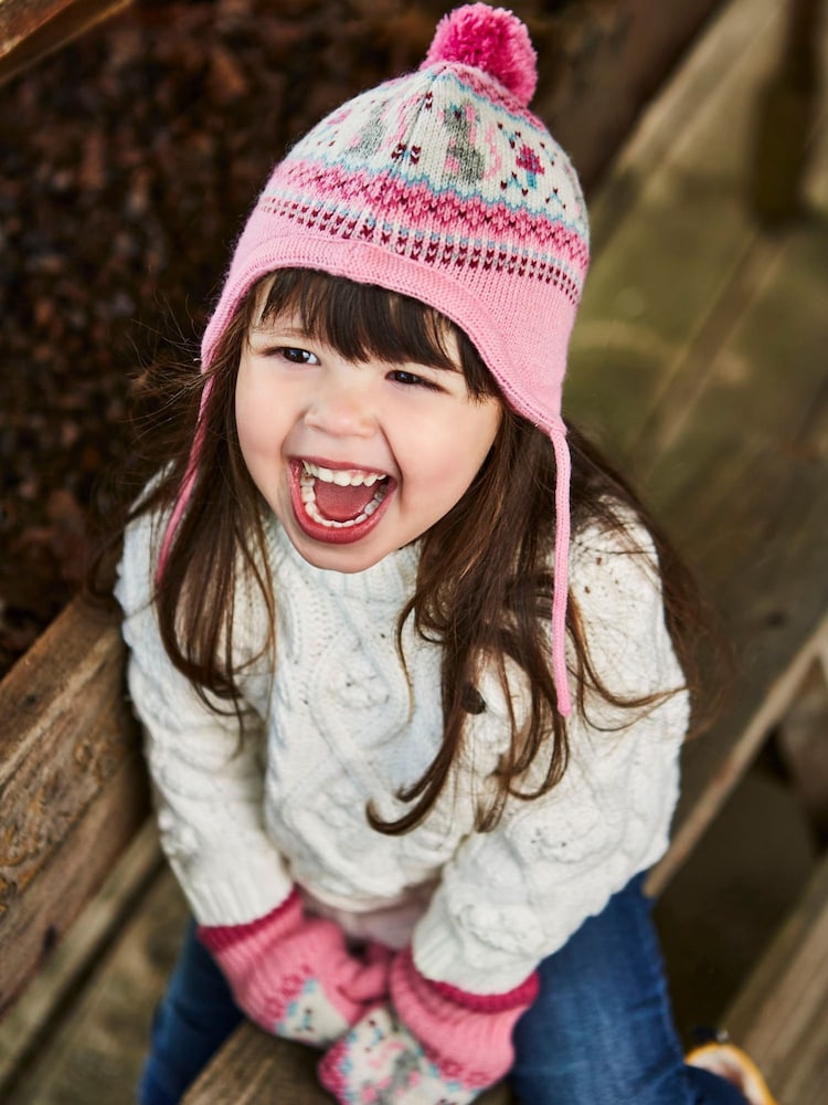 Gorro con pompón y estampado de grecas alpinas de JoJo Maman Bébé - Imagen 5 de 5