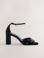 أسود - Forever Comfort® Sequin Block Sandals - صورة 2 من 5