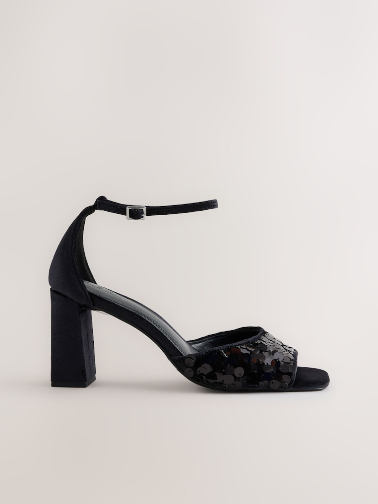 أسود - Forever Comfort® Sequin Block Sandals - صورة 2 من 5