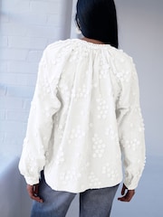 Weiß - Bluse mit Schluppe und Blumenmuste - Bild 4 von 6