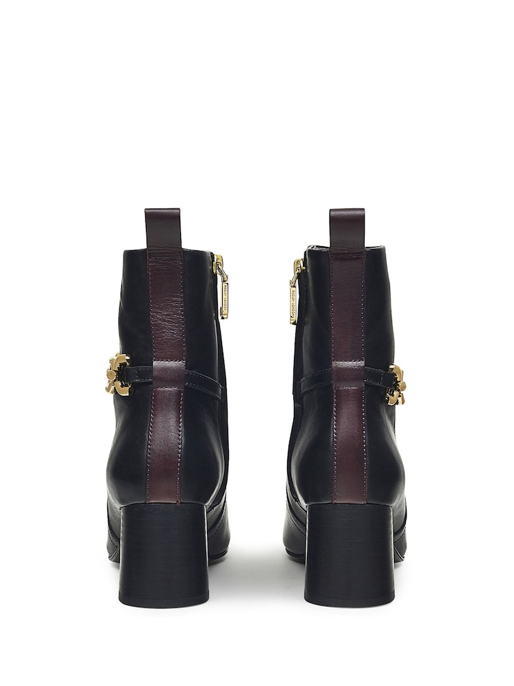 Schwarz - Radley London Cavendish Schließen Chunky Ankle Boots mit Kette - Bild 2 von 3 Schwarz - Radley London Cavendish Schließen Chunky Ankle Boots mit Kette - Bild 2 von 3