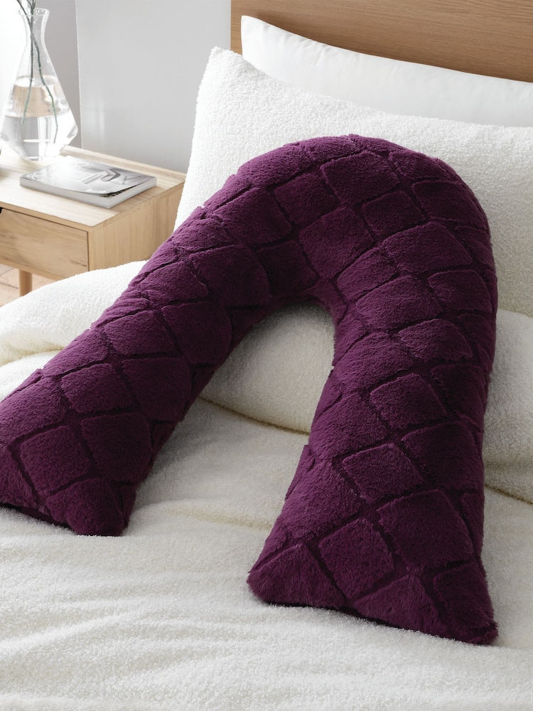 Catherine Lansfield Cosy and Soft Diamond Fleece V-Shaped Cushion - Image 1 of 3