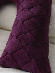 Catherine Lansfield Cosy and Soft Diamond Fleece V-Shaped Cushion - Image 2 of 3