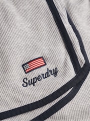 Grau - Superdry Athletic Essentials Waffle Retro Shorts - Bild 8 von 8