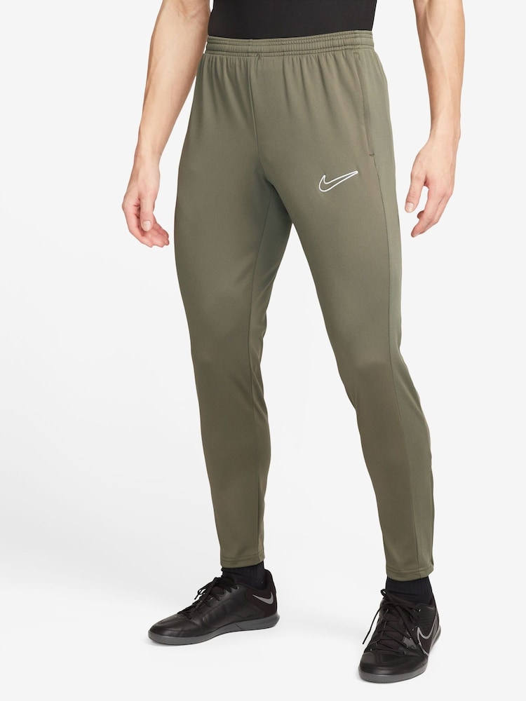 zelena Chrome - Nike hlače za prosti čas z zadrgo Nike Dri-FIT Academy - Slika 1 iz 3 zelena Chrome - Nike hlače za prosti čas z zadrgo Nike Dri-FIT Academy - Slika 1 iz 3