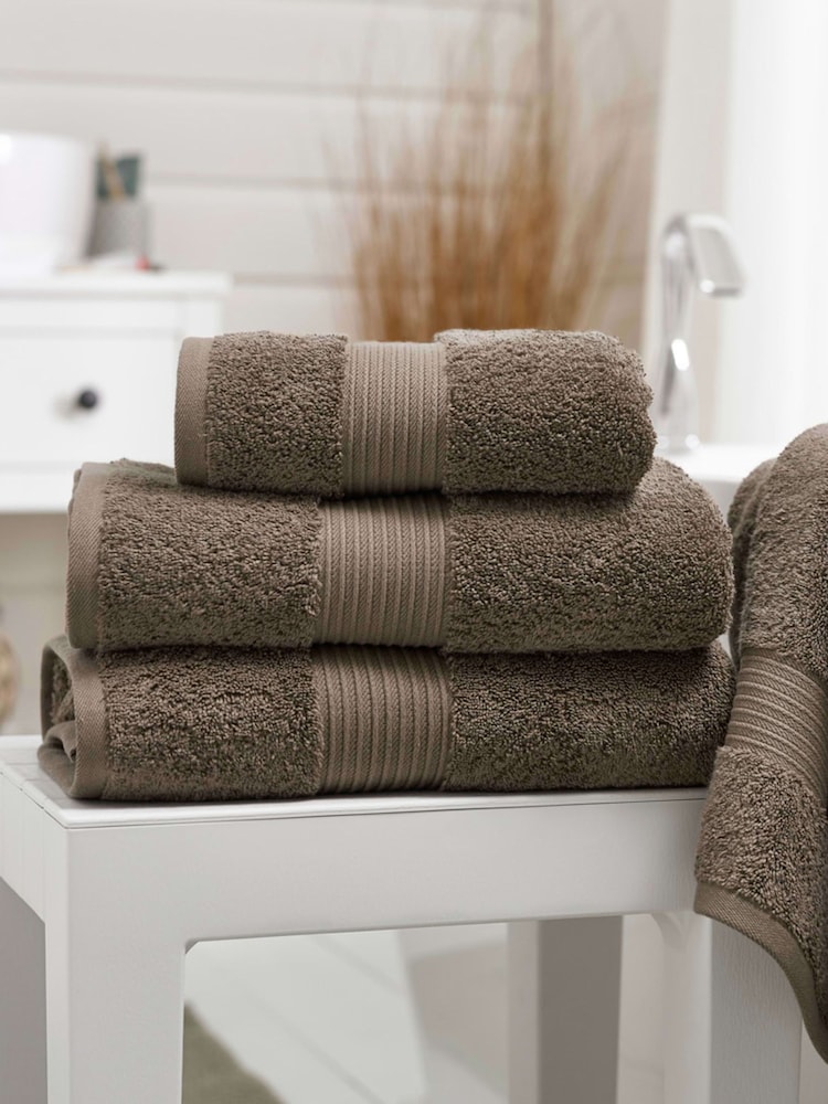 Deyongs Walnut Bliss Supersoft 100% Cotton Towel - Image 1 of 2 Deyongs Walnut Bliss Supersoft 100% Cotton Towel - Image 1 of 2