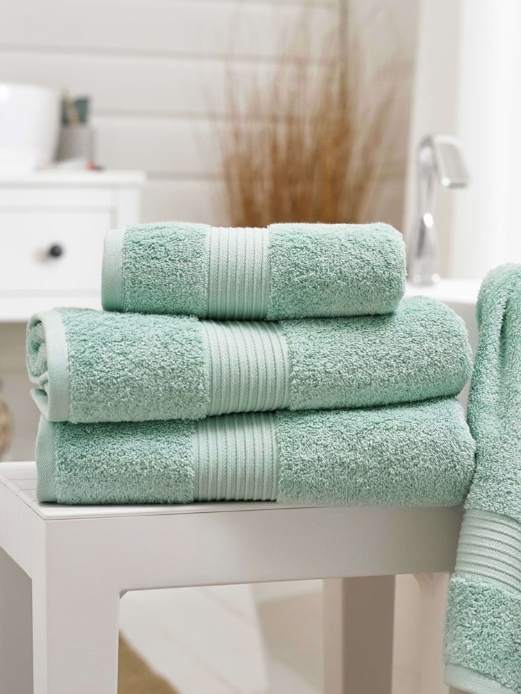 Deyongs Spearmint Bliss Supersoft 100% Cotton Towel - Image 1 of 2 Deyongs Spearmint Bliss Supersoft 100% Cotton Towel - Image 1 of 2