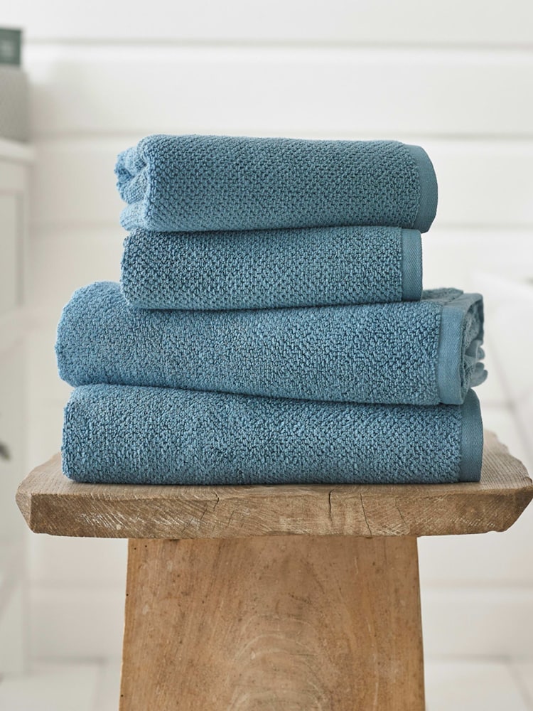 Deyongs Petrol Romeo 100% Cotton Quick-Dry Towel - Image 1 of 2 Deyongs Petrol Romeo 100% Cotton Quick-Dry Towel - Image 1 of 2