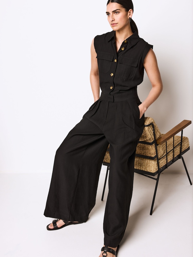 Schwarz - Strukturierter Jumpsuit mit weitem Bein und Knopfleiste vorn - Bild 2 von 5