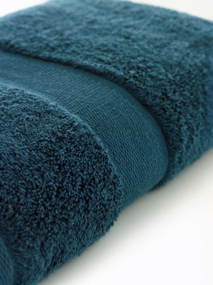 Deyongs Peacock Egyptian Cotton Embrace Towel - Image 4 of 4 Deyongs Peacock Egyptian Cotton Embrace Towel - Image 4 of 4